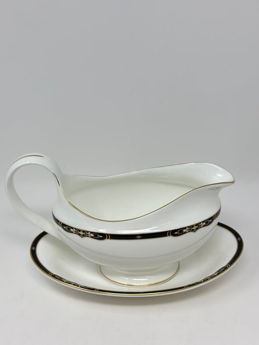 Wedgwood Preston Sauce Boat with Stand Gravy boat w/ stand Wedgwood   