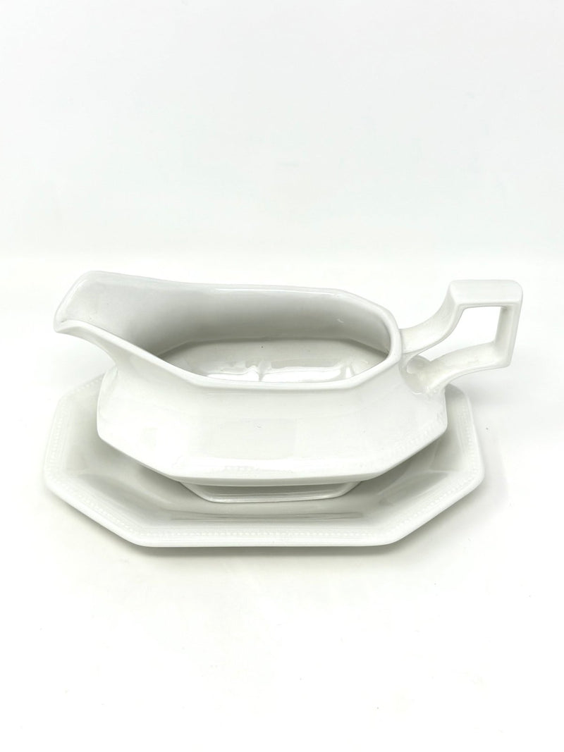 Johnson Brothers JOHNSON BROTHERS HERITAGE WHITE GRAVY BOAT & STAND   