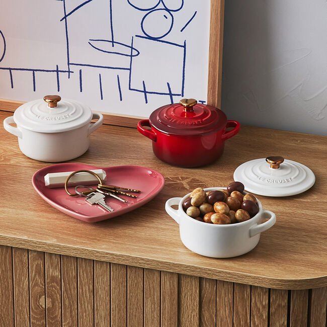 Le Creuset Le Creuset Mini Round Cocotte with Heart Knob