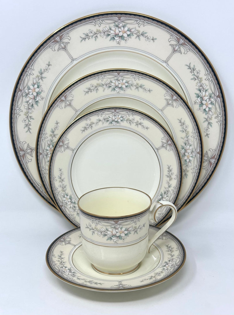 Noritake NORITAKE CHURCHILL - 5 PIECE PLACE SETTING   