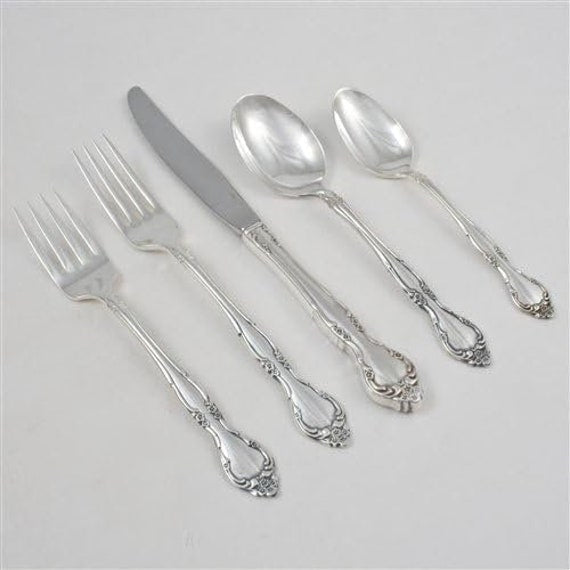 Oneida Oneida Affection Flatware - 5 Piece Place Setting