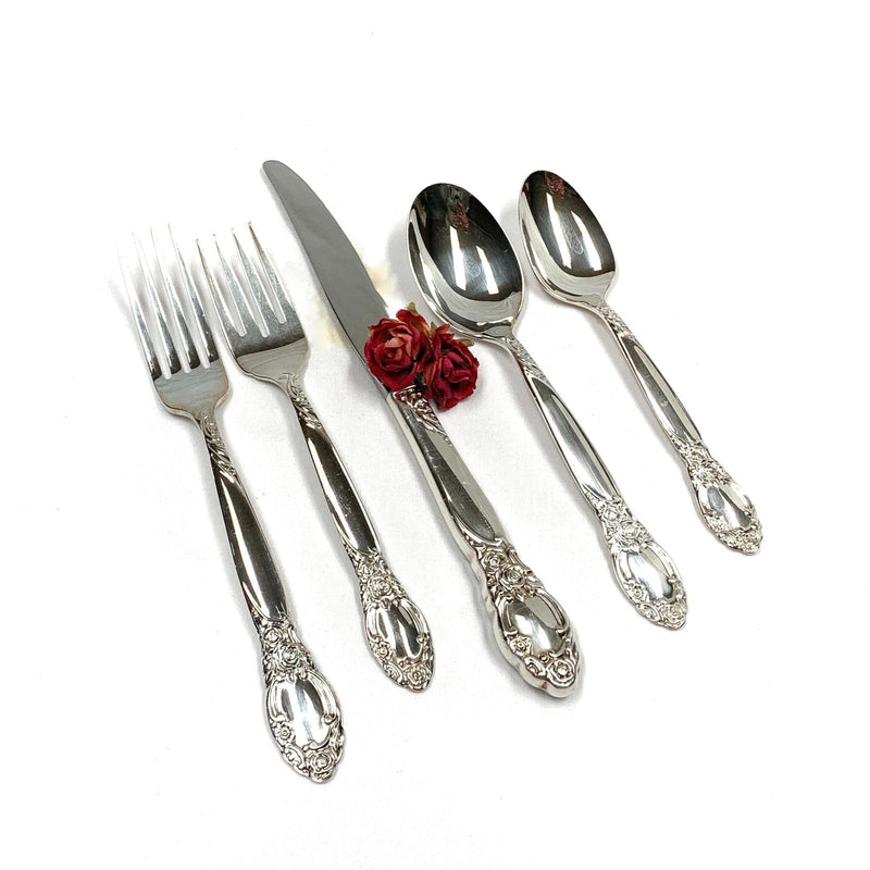 Oneida Oneida Silver Plated Country Lane Flatware - 5 Piece Place Setting