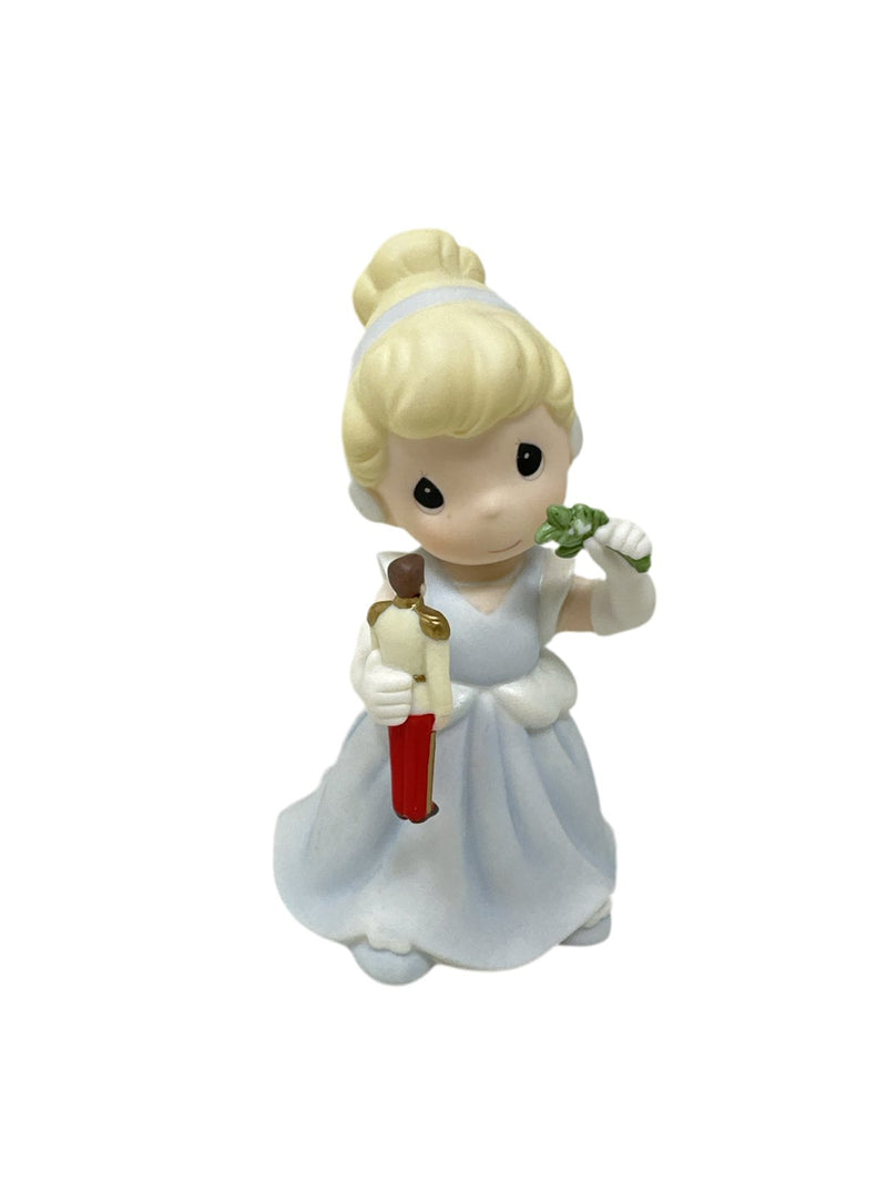 Precious Moments Precious Moments There's Magic Under The Mistletoe