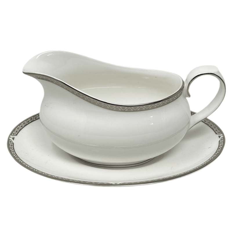 Royal Doulton Royal Doulton Dryden Gravy Boat & Stand