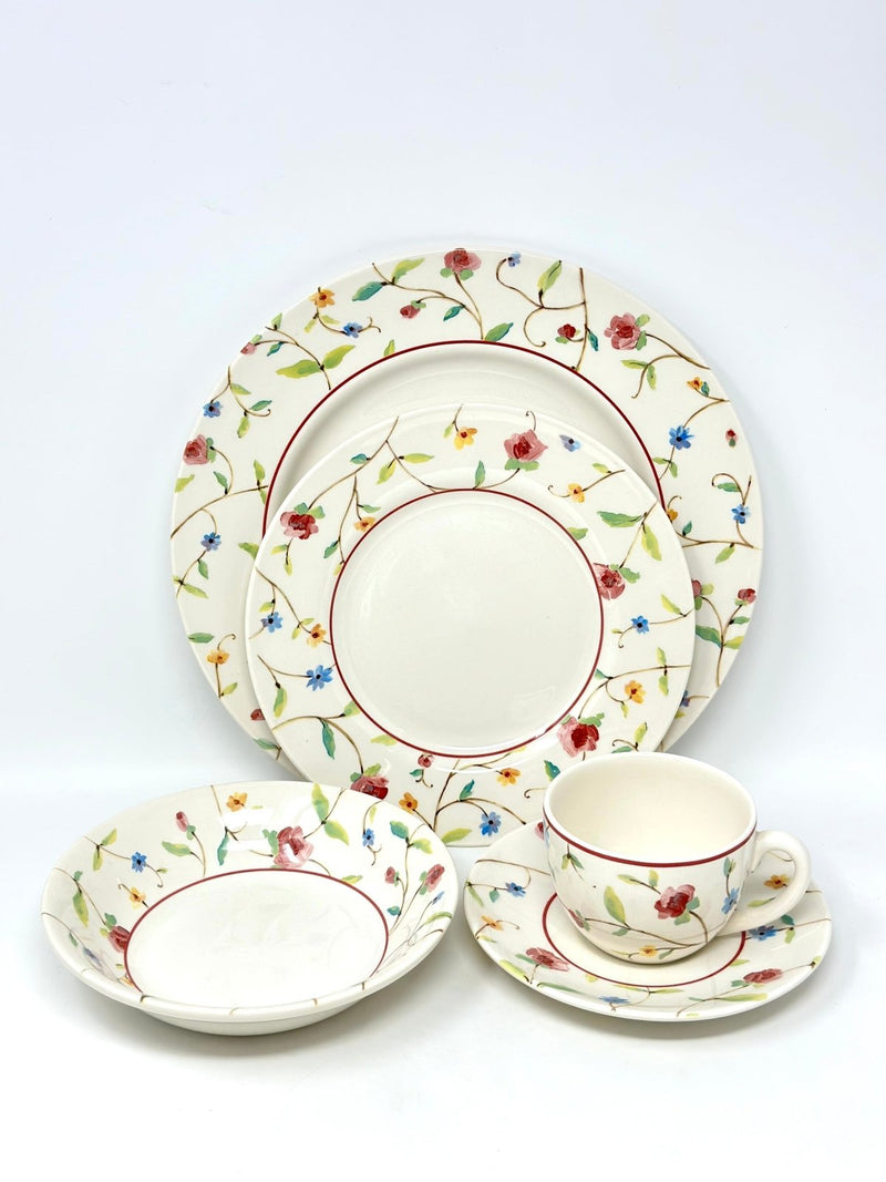Royal Stafford ROYAL STAFFORD PETITE FLEUR - 5 PIECE PLACE SETTING   