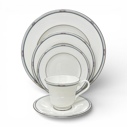 Royal Doulton Royal Doulton Simplicity - 5 Piece Place Setting