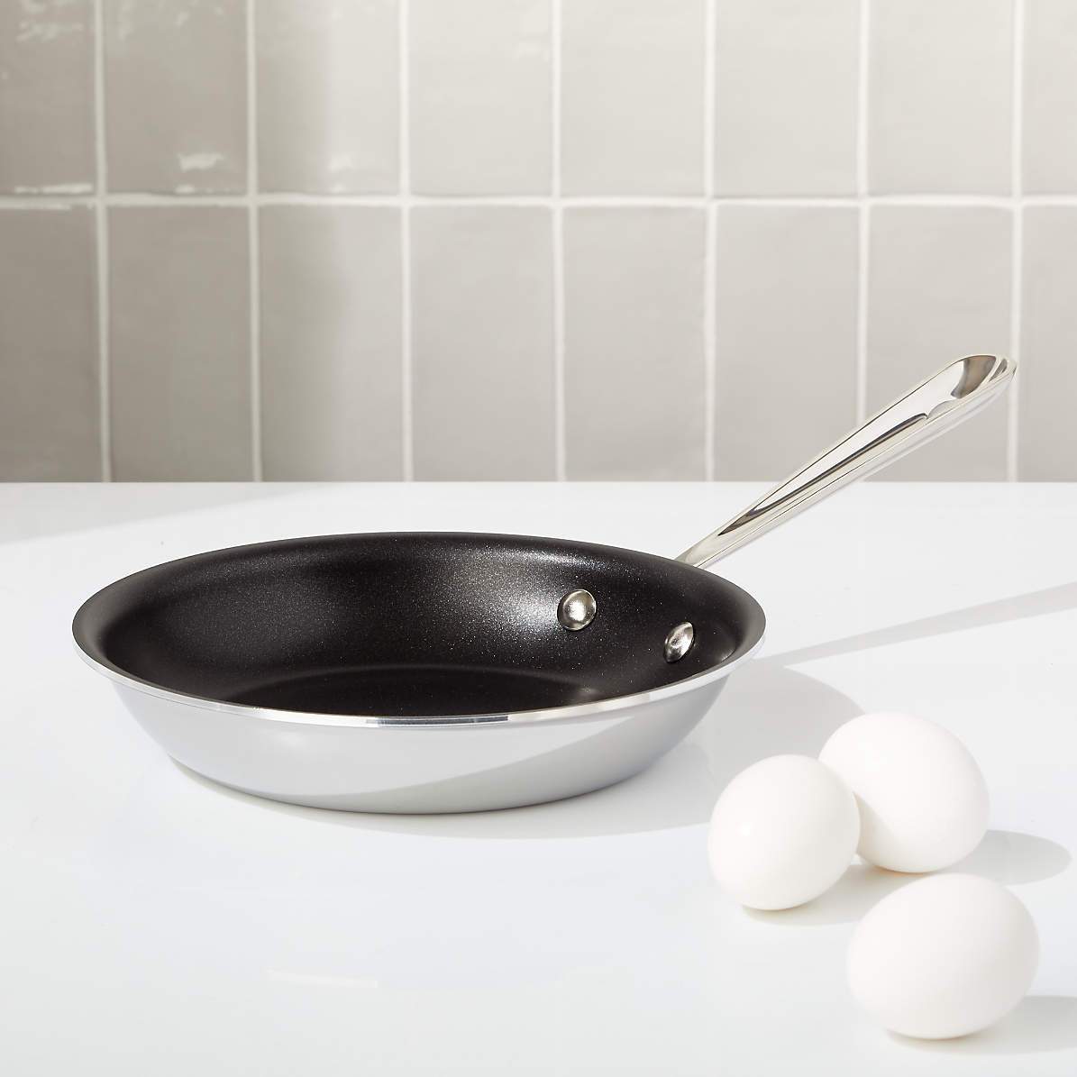 高級★ALL-CLADステンレススチール ノンスティック フライパン 中型 All-Clad D3 Stainless Non-Stick Fry Pan — Kitchen Smart
