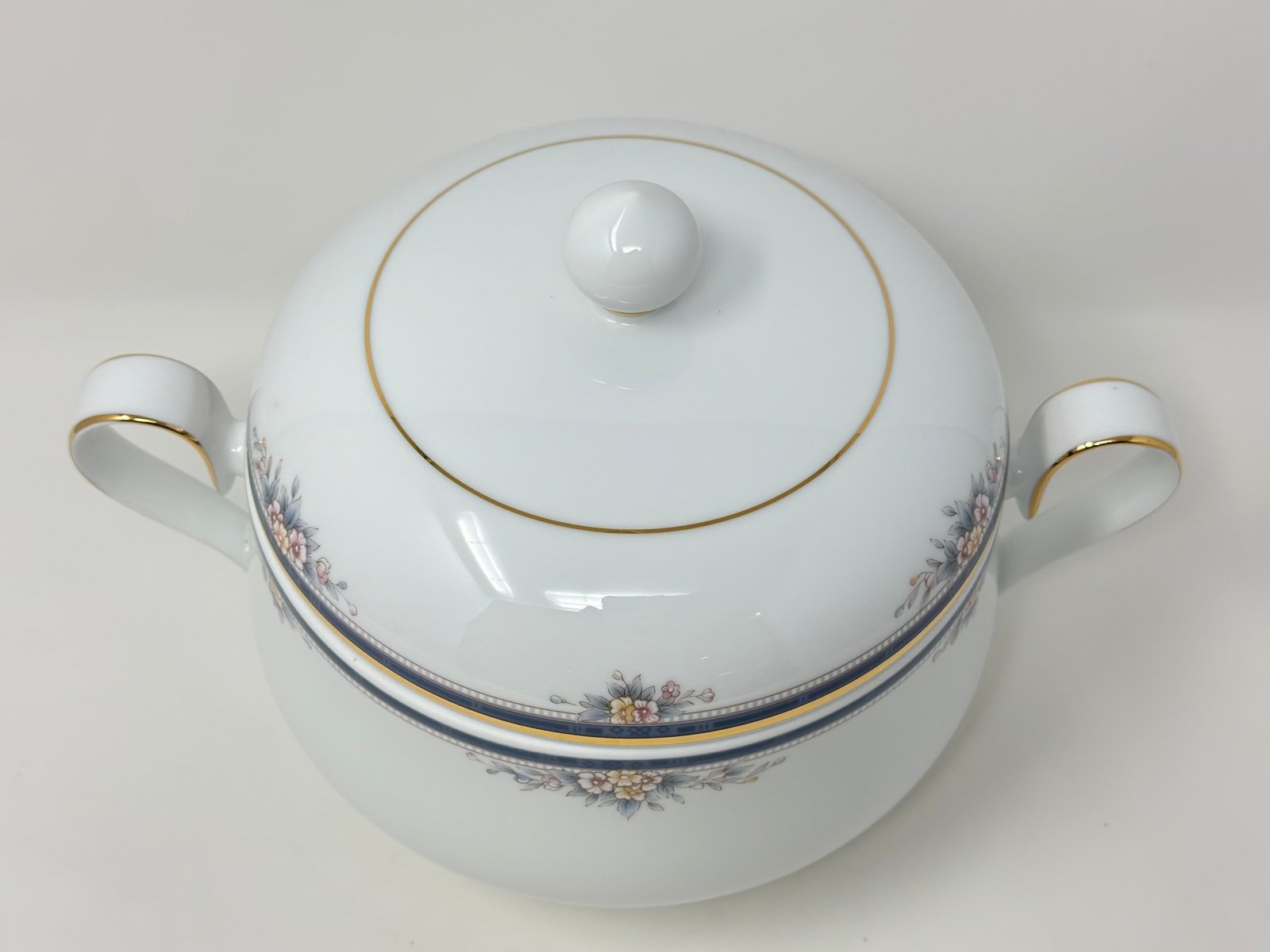 Noritake Ontario Covered Vegetable Bowl - Kitchen Smart