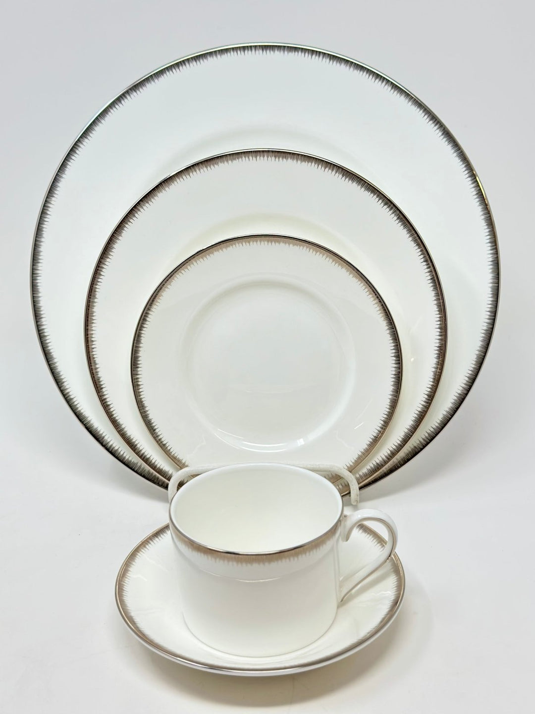Wedgwood Silver Aster - 5 Piece Place Settings - Kitchen Smart